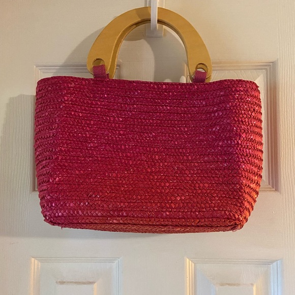 Faded Glory Stylish Pink Woven Handbag with Gold Handles - Picture 1 of 5